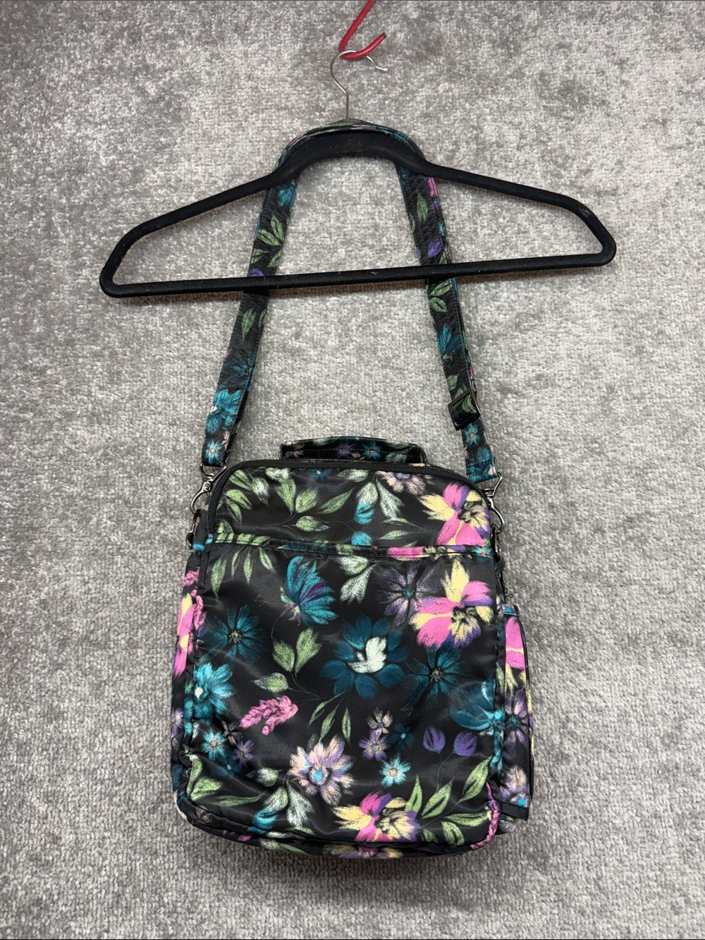 Lug Compass Crossbody Bag Black Multicolor Floral Quilted Travel Organizer Purse - Picture 6 of 14